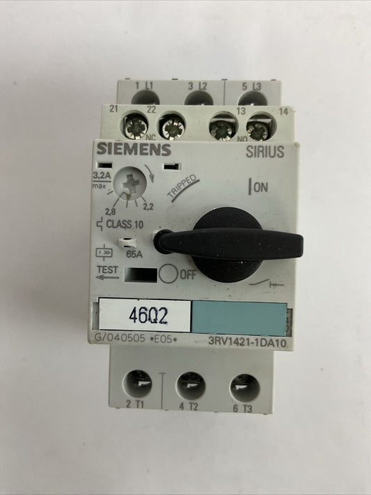 SIEMENS 3RV1421-1DA10 CIRCUIT BREAKER 600VAC 3PH 3HP 2.2-3.2A