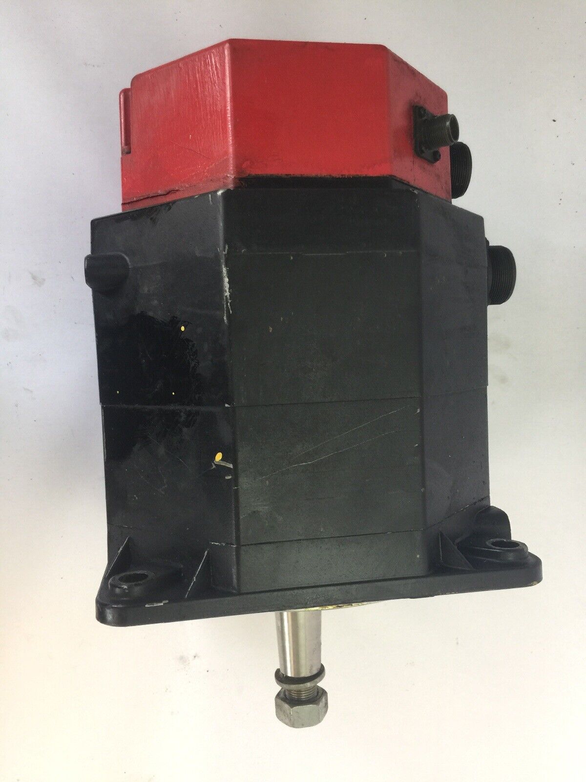 FANUC 30F/2500 A06B-0358-B756 AC SERVO MOTOR 150V 30A 3 PHASE 8 POLES 2500 RPM