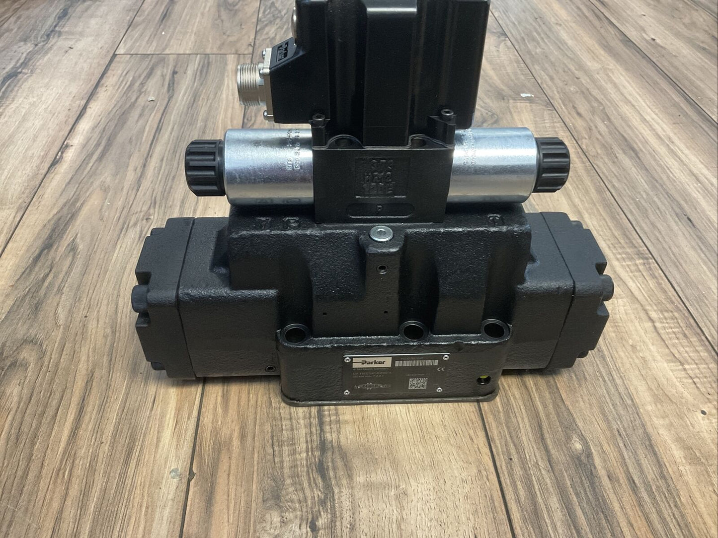 PARKER D1FVE02CC0NM0314 VALVE D91FBE01HC4NF0014 350BAR MAX P.A.B.X