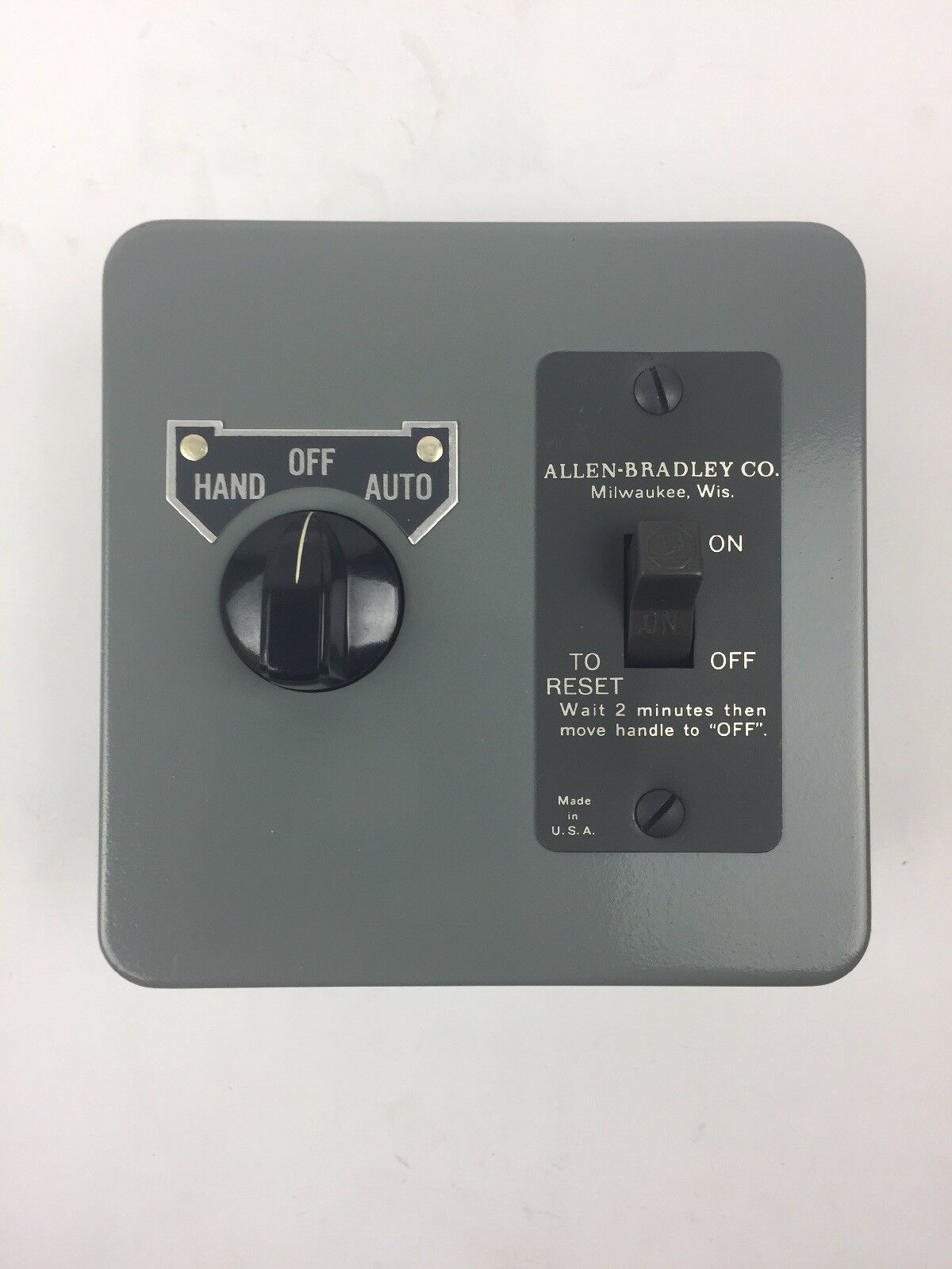 ALLEN BRADLEY 600-TAX9 MANUAL STARTING SWITCH WITH SELECTOR SWITCH 2 POLE NEMA 1