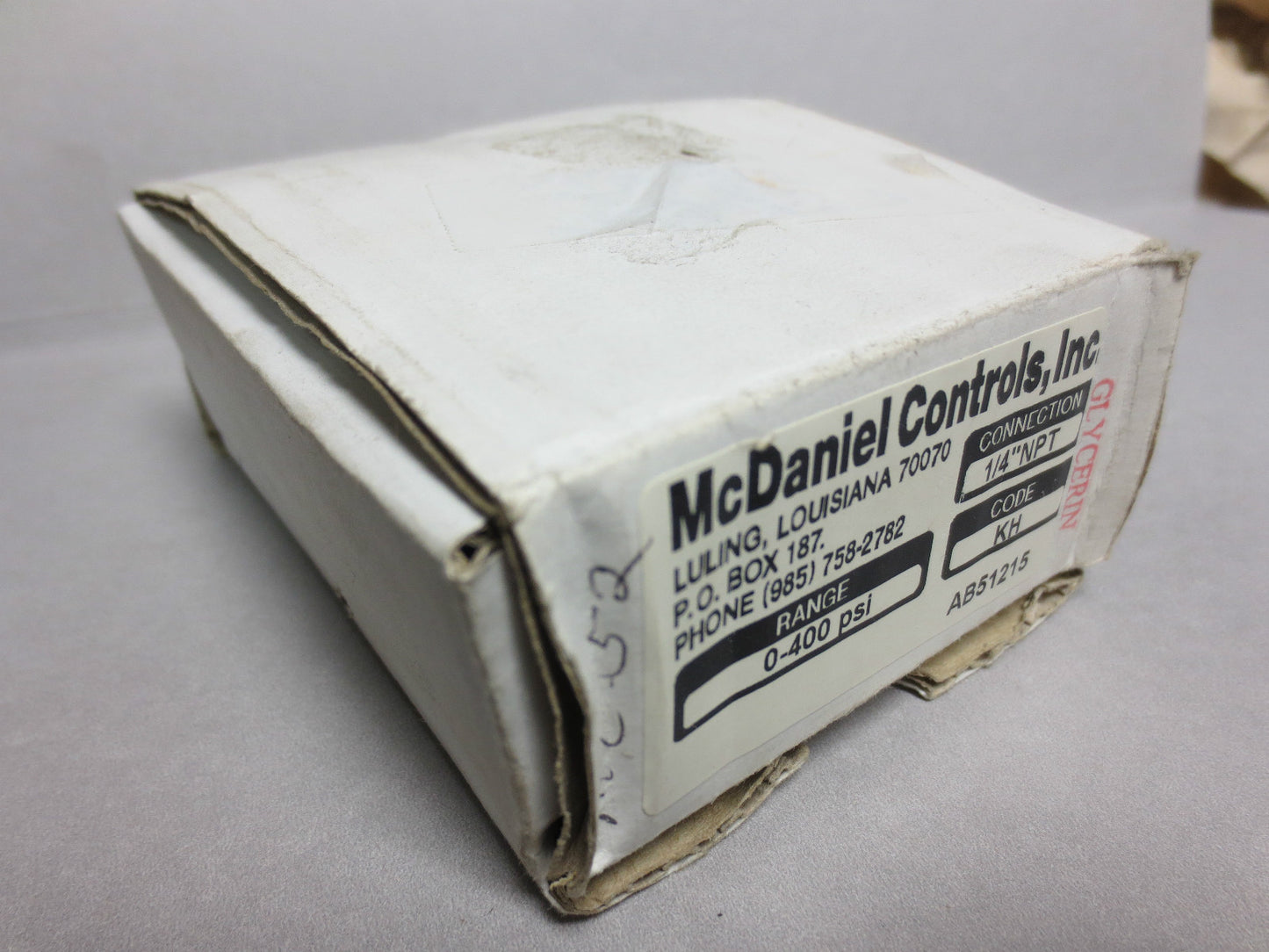 McDANIEL CODE KH 0-400 psi GAUGE 2-1/2" 1/4" NPT - LIQUID-FILLED - 316SS