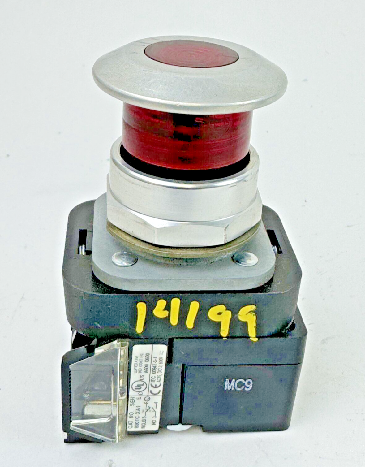 ALLEN-BRADLEY - 800TC-FXQH2RA1 SER. U - RED MUSHROOM PUSH/PULL BUTTON W/ BLOCK