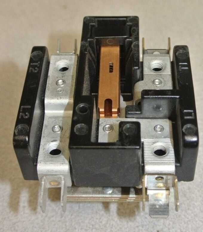 GENERAL ELECTRIC 3ARR28U2 CONTACTOR 6X572 / 240V COIL / 277-600V / NEW SURPLUS