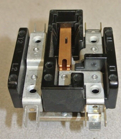 GENERAL ELECTRIC 3ARR28U2 CONTACTOR 6X572 / 240V COIL / 277-600V / NEW SURPLUS