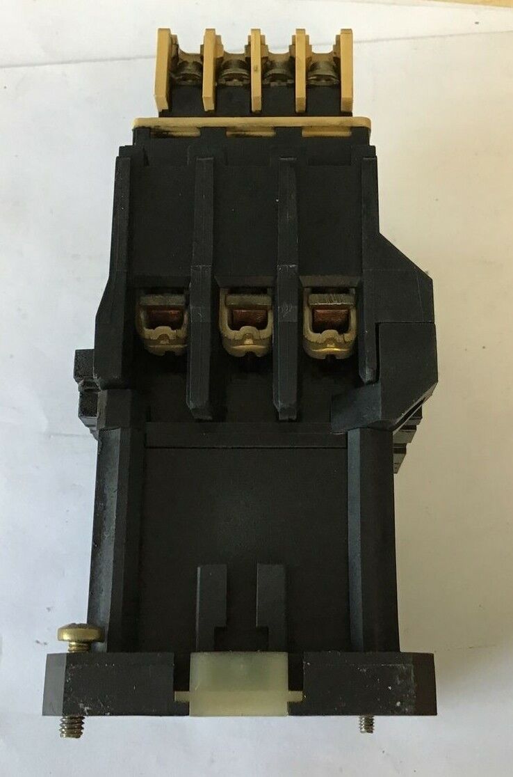 ALLEN BRADLEY 100-A38N*3 CONTACTOR SER.C  W/ 195-FA22 RELAY SER.A