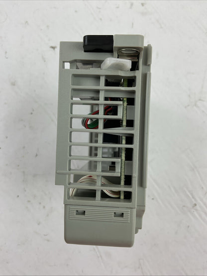 ALLEN BRADLEY 1769-OW8I SER B REV 2 F/W REV 3.1 8PT ISOLATED FORM A RELAY