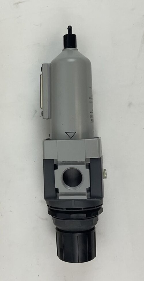 PARKER P33EA96ESMBNGP FILTER REGULATOR  0-125 PSIG