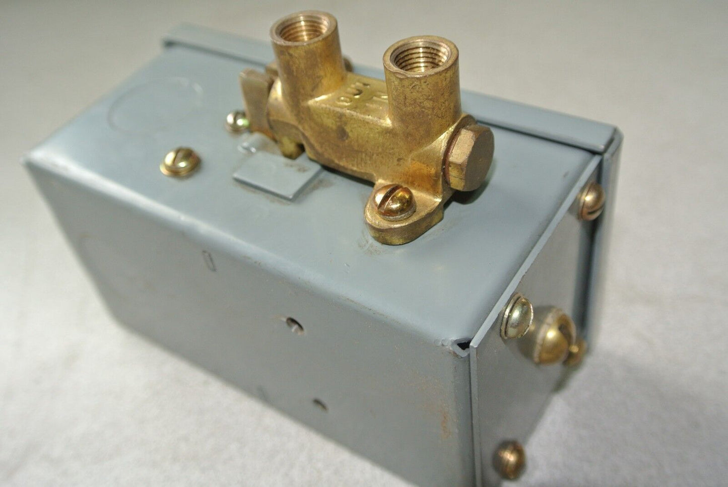 SQUARE D 9045 BG-3 MAGNETIC UNLOADER - 115/230V, 60Hz - NEW SURPLUS