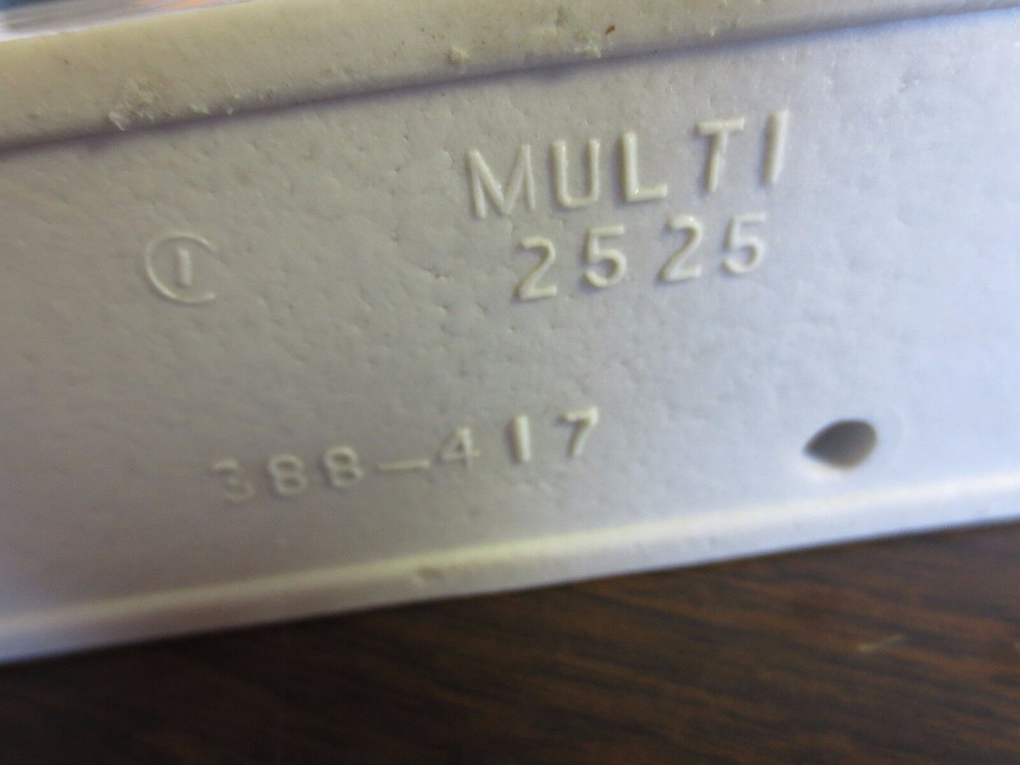 MULTI 2525 PORCELAIN CUT-OUT BASES 250V, 61-100A - NEW SURPLUS - 388-417