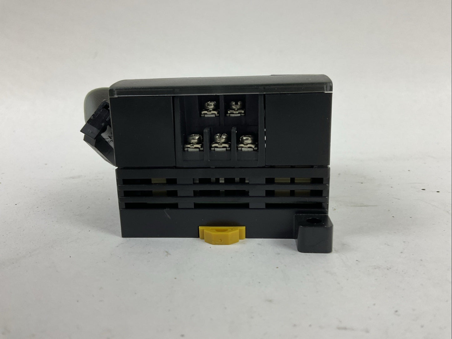 OMRON CP1W-8ER OUTPUT UNIT 24VDC