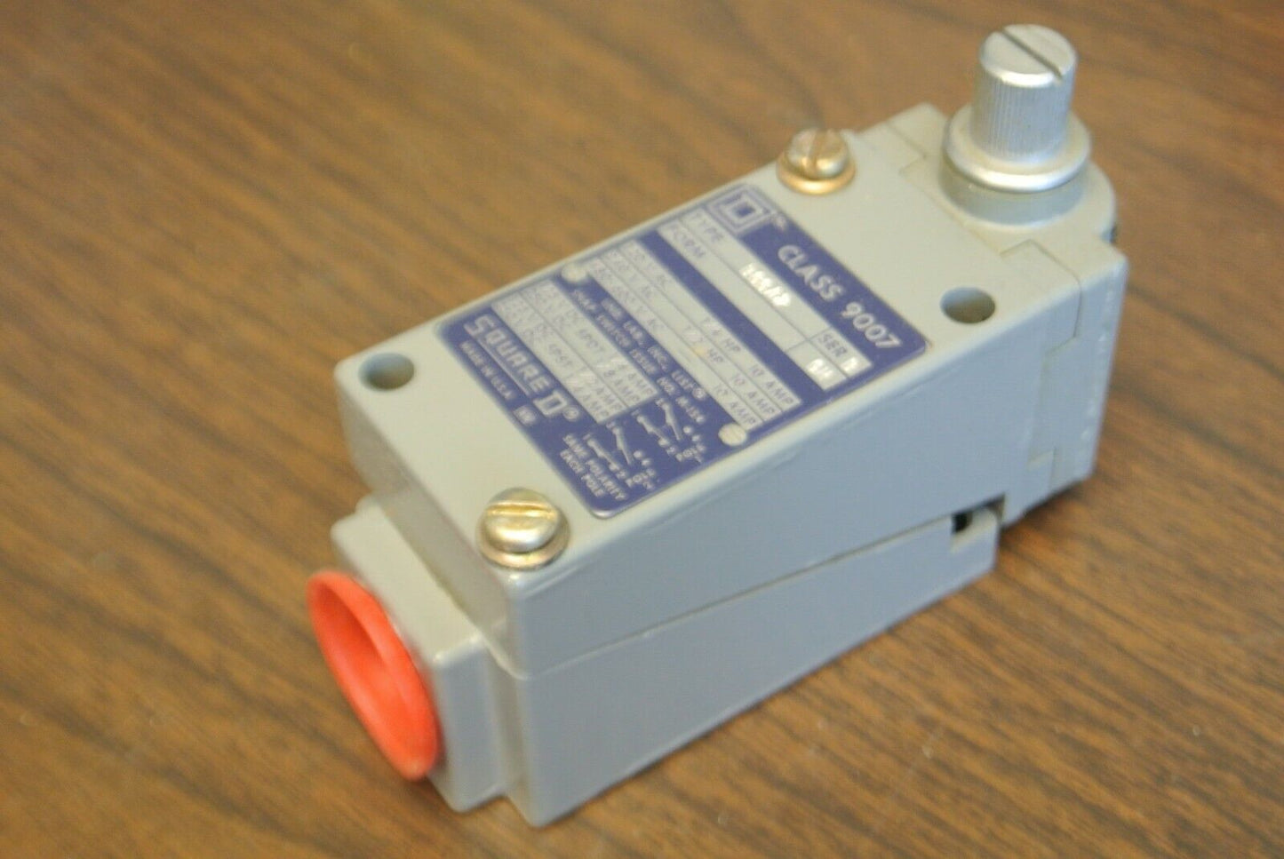 SQUARE D 9007 B66A2 LIMIT SWITCH / SNAP SWITCH / 120-600V / NEW SURPLUS