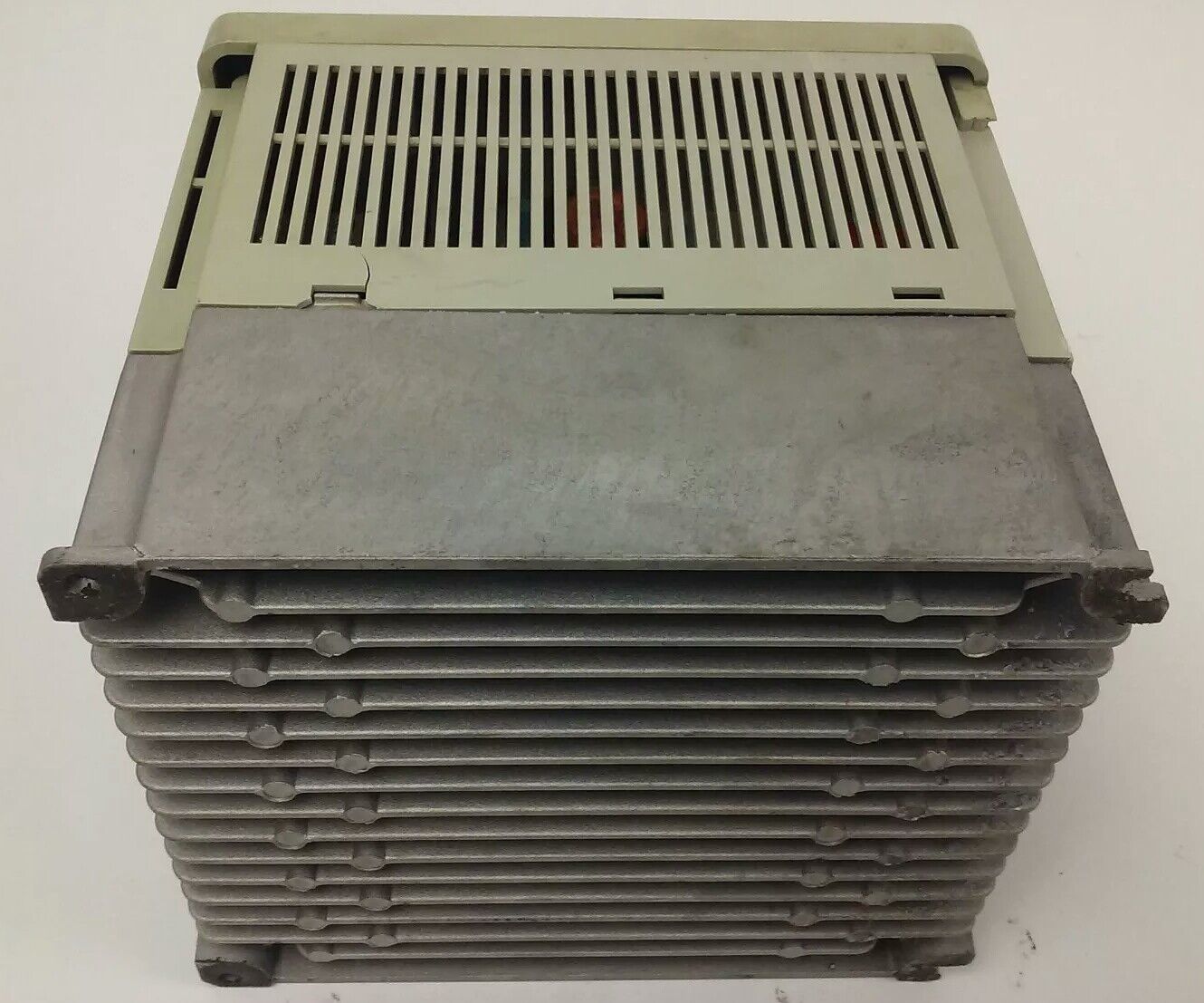 ALLEN BRADLEY 1305-BA03A SER. C, AC DRIVE, INPUT: 380/460V, 2.2A, 50/60HZ, PARTS