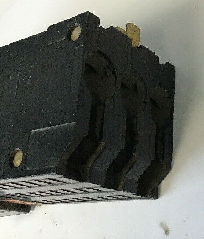 SQUARE D Q1 100AMP CIRCUIT BREAKER 240VAC 3POLE