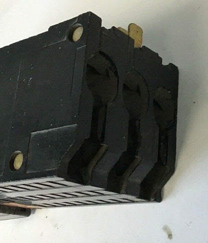 SQUARE D Q1 100AMP CIRCUIT BREAKER 240VAC 3POLE