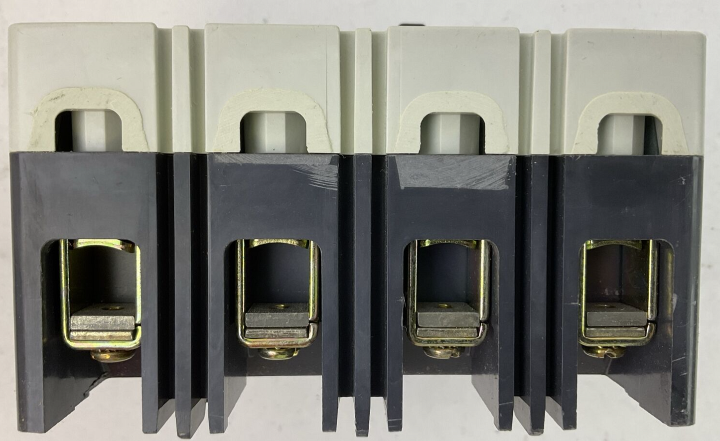 WESTINGHOUSE FDB4015L SER C INDUSTRIAL CIRCUIT BREAKER 15A 4P 600VAC 6638C32G84
