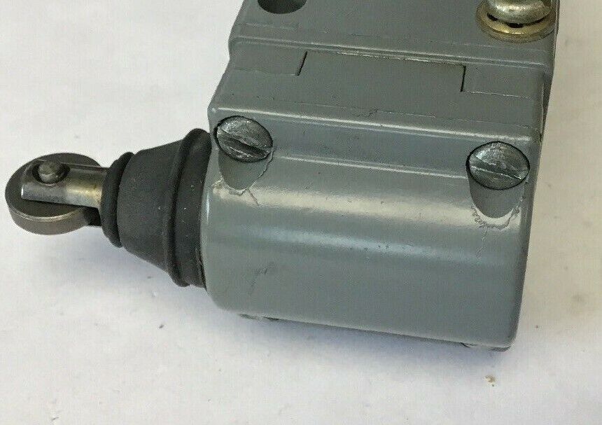 SQUARE D 9007 B62F TURRET HEAD LIMIT SWITCH SER. A