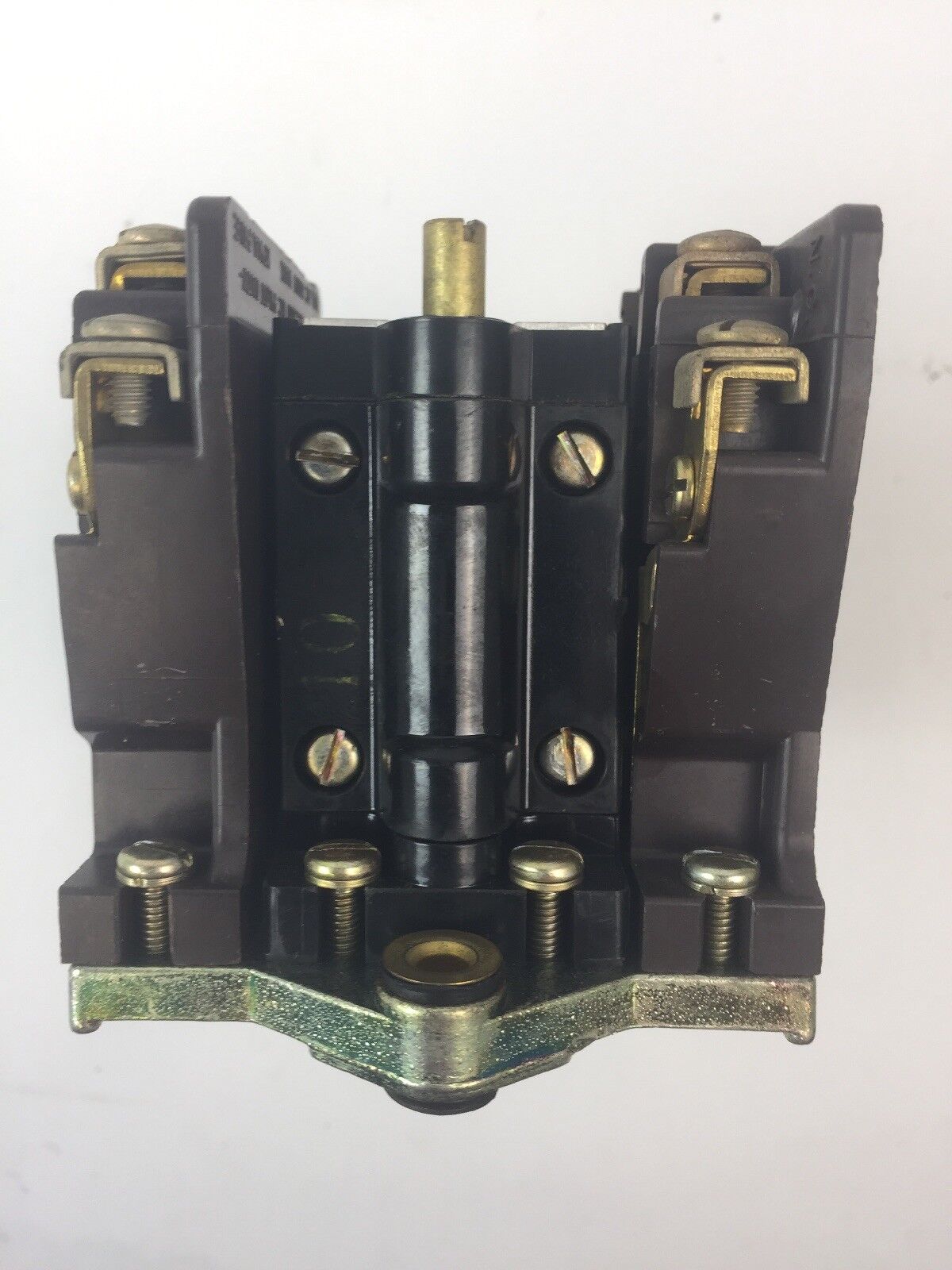 SYLVANIA 713UPA76 A.C. PNEUMATIC TIMING RELAY 10A 600VAC COIL 110-120V 60HZ
