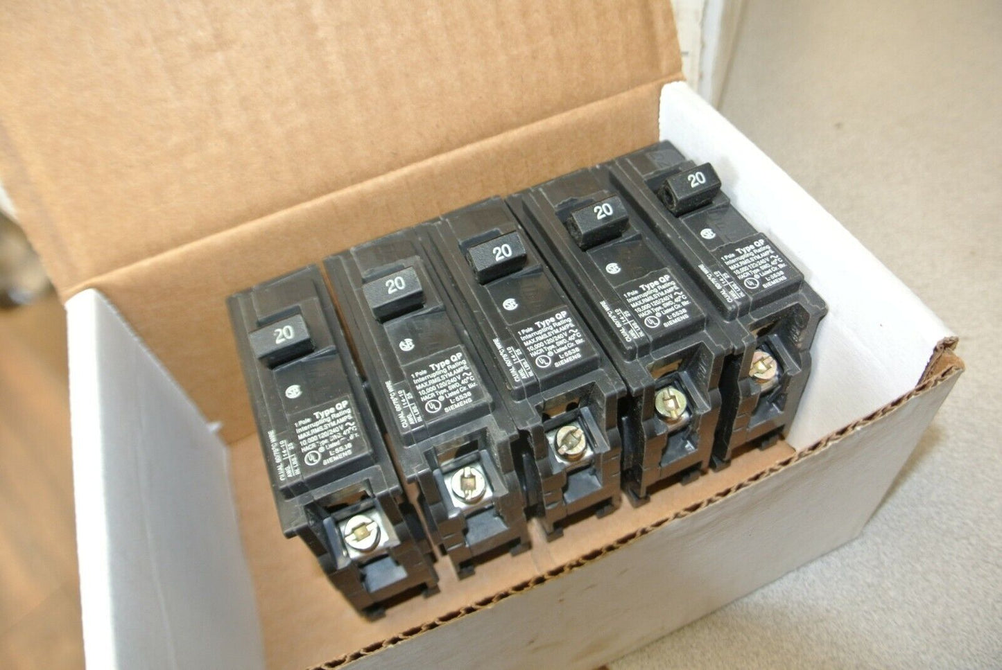 LOT of 5 / SIEMENS Q120 CIRCUIT BREAKER / 20A / 120/240VAC / 1-P / NEW SURPLUS