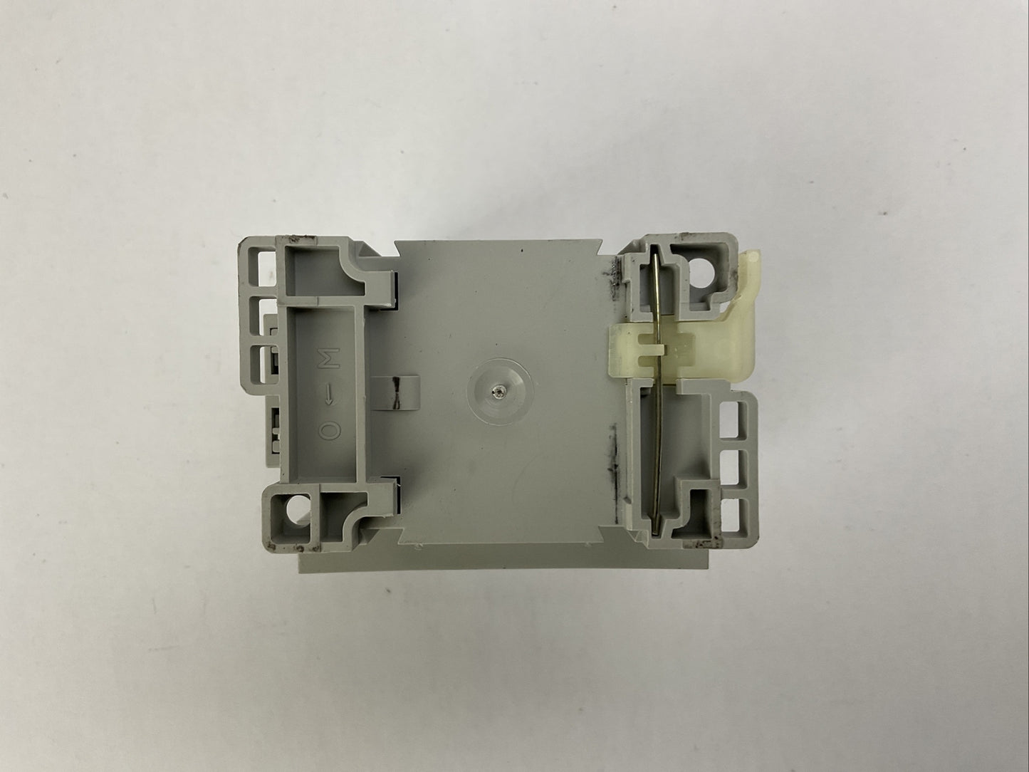 ALLEN BRADLEY 100-C16E*01 SER B CONTACTOR 600VAC 15HP 30A COIL 24VDC 100-S SER B