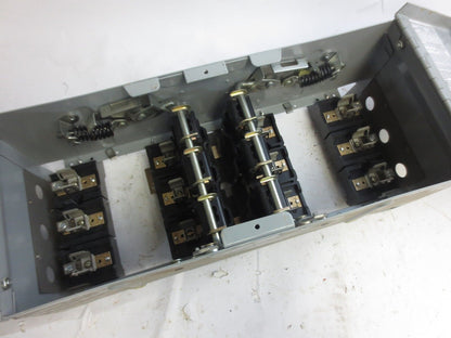 SIEMENS V7E3622 TWIN PANELBOARD SWITCH - 600VAC, 60A, 3-POLE