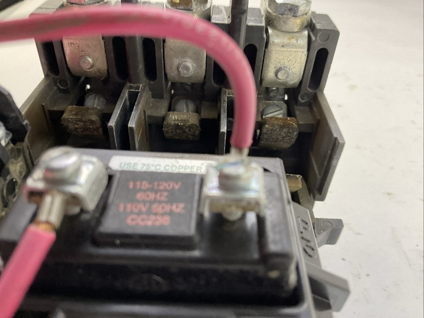 ALLEN BRADLEY 409-C38ND SER B STARTER 68A 600VAC 3PH 60HP COIL 115-120V W72 HEAT