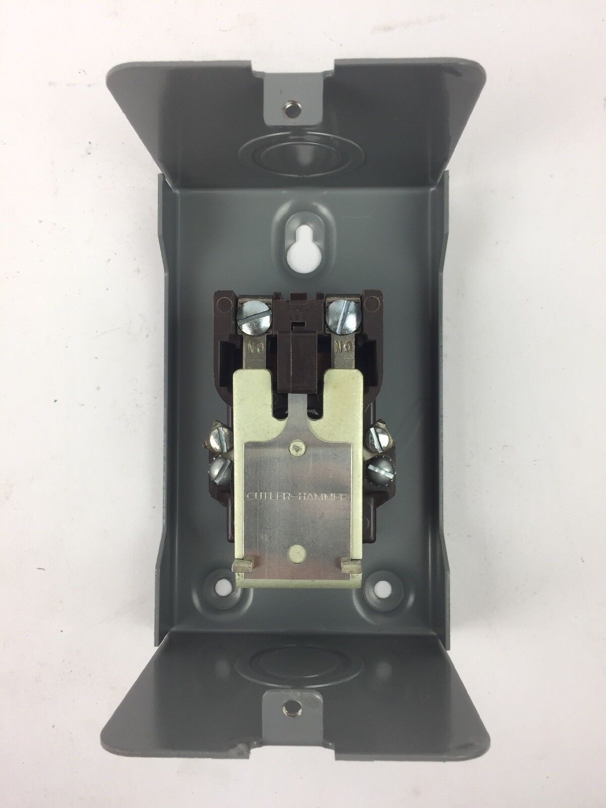 CUTLER HAMMER 9575H2450 TYPE AA RELAY COIL 110/120 V 50/60 CY 16 AMP 600 V MAX
