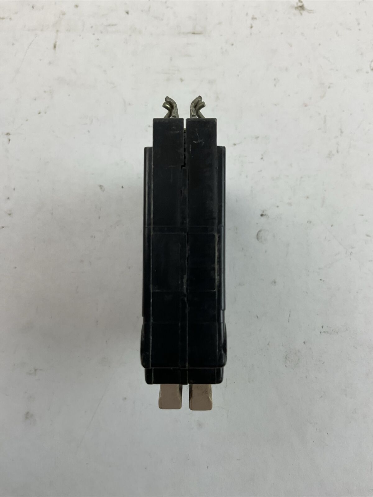 CUTLER HAMMER CHNT2020 2POLE 20/20AMP 120/240VAC CIRCUIT BREAKER