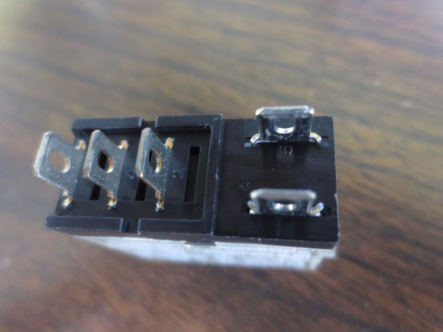 ALLEN-BRADLEY 700-HK36Z06 SPDT GENERAL PURPOSE RELAY 6VAC, 10A - NEW SURPLUS