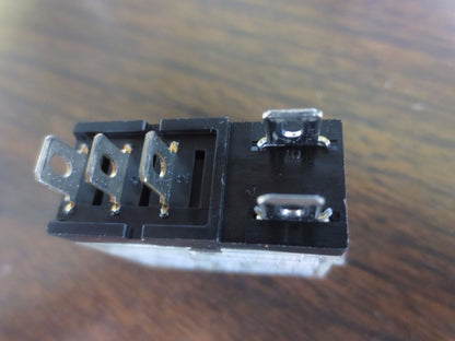 ALLEN-BRADLEY 700-HK36Z06 SPDT GENERAL PURPOSE RELAY 6VAC, 10A - NEW SURPLUS