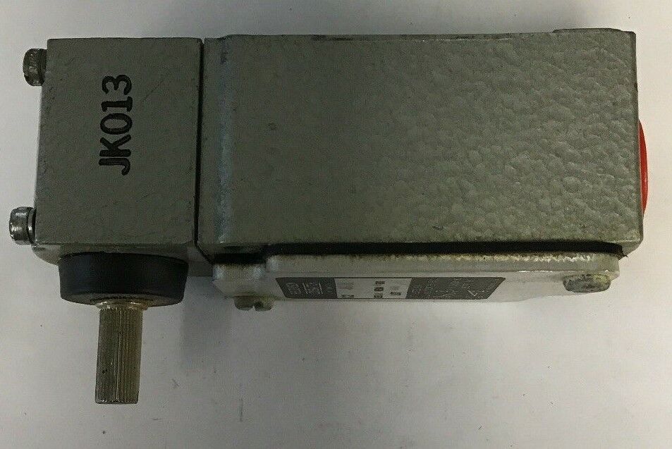 GOULD C2-JK013 R.B. DENISON LIMIT SWITCH SER.A NEMA A600