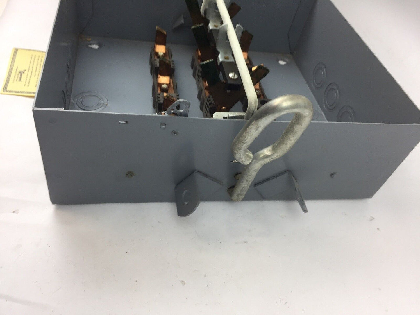 GENERAL SWITCH 63DU SAFETY SWITCH VOLTS 240 AC 60 AMP 3 POLE TYPE: D'BLE THROW