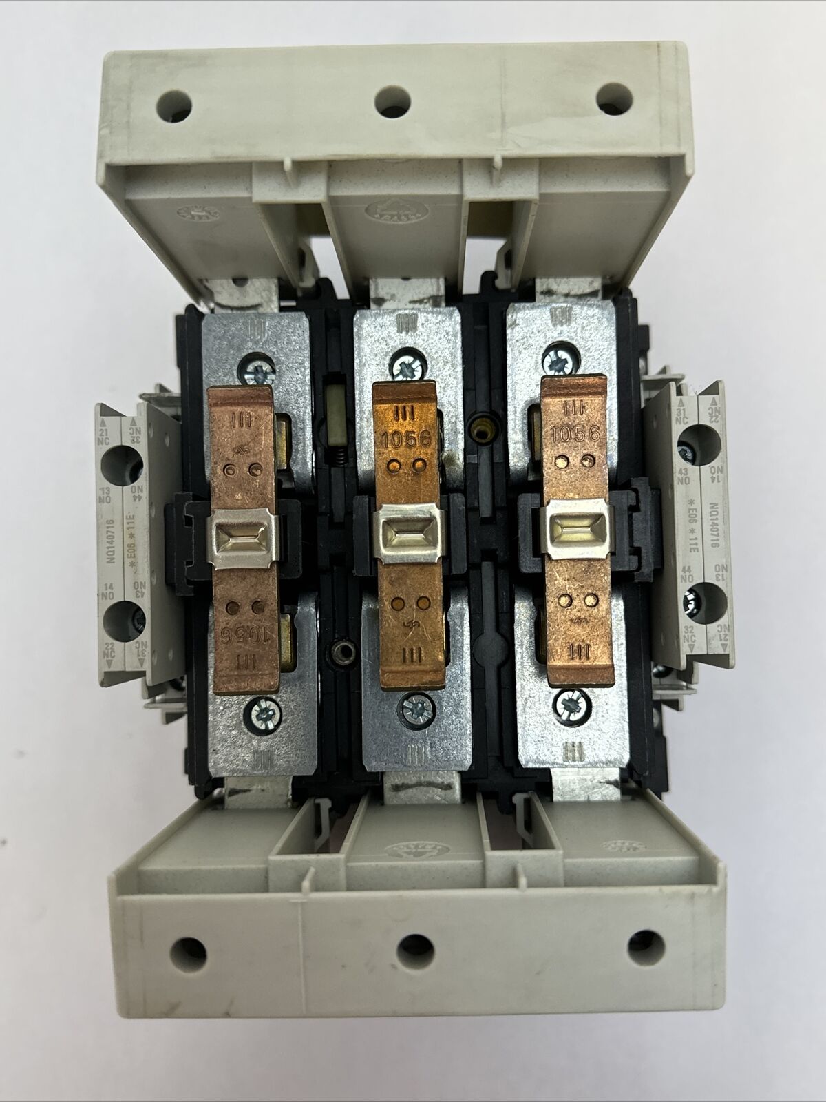 SIEMENS 3RT1056-6NF36 CONTACTOR 195A 600VAC 3PH 200HP COIL 96-127VDC