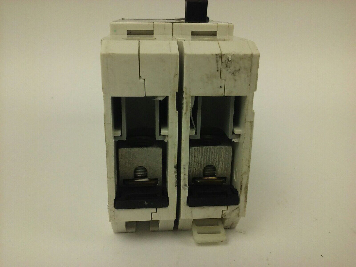 SIEMENS, NGG2B015, TYPE NGG CIRCUIT BREAKER, 2P, 15A, 600VAC/250VDC, 65KA, USED