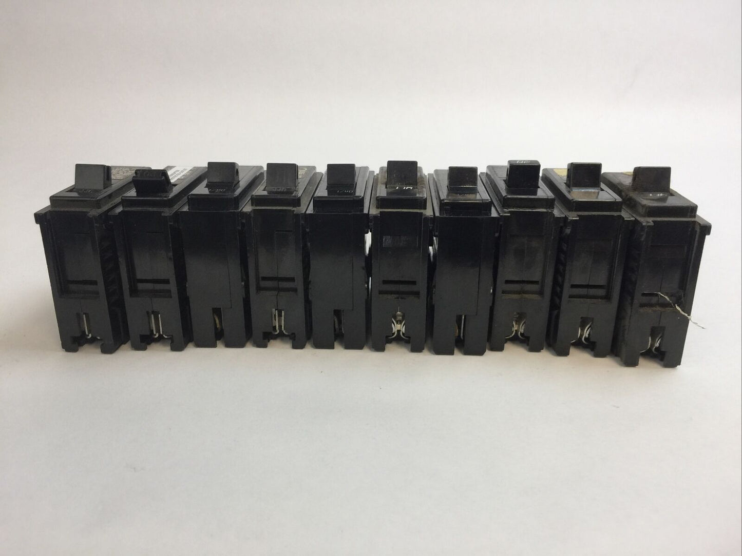 CHALLENGER C120 CIRCUIT BREAKER 20AMP 120/240VAC 1POLE (LOT OF 10)
