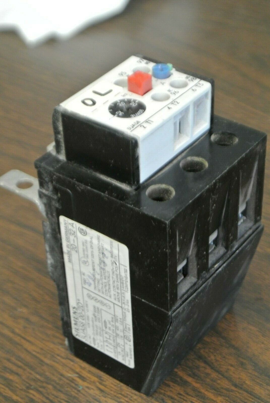 SIEMENS 3UA58 00-2D* OVERLOAD RELAY / 20-32 AMP