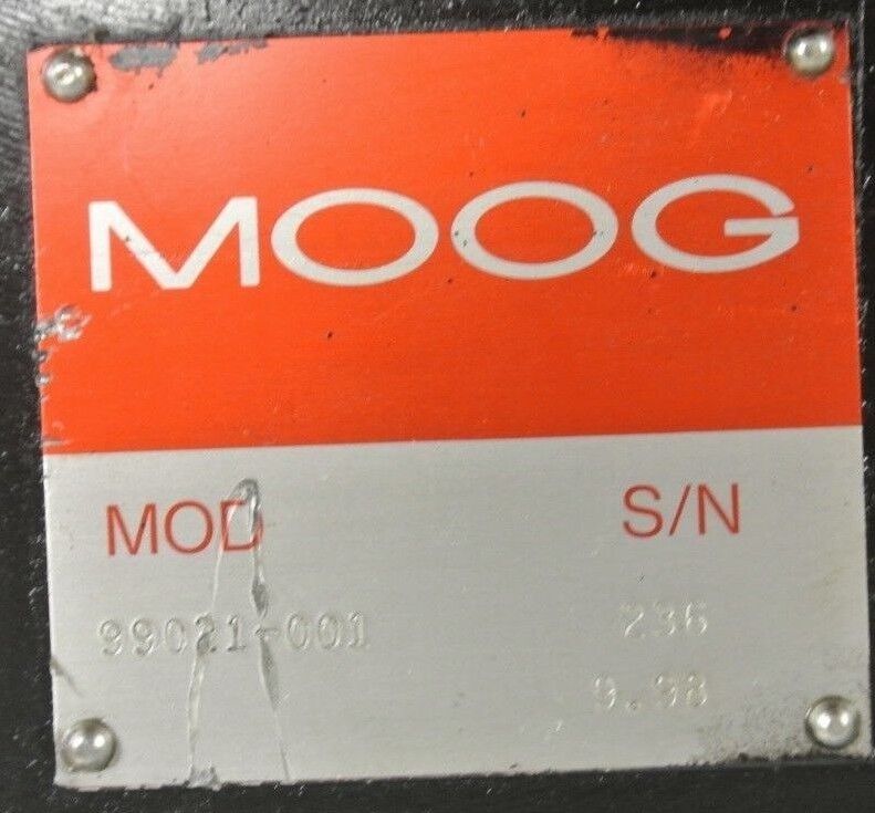 MOOG 99021-001 / 9.98 / 40021 MHA / Qv=81 cm 3/4 / SERVO MOTOR (???)