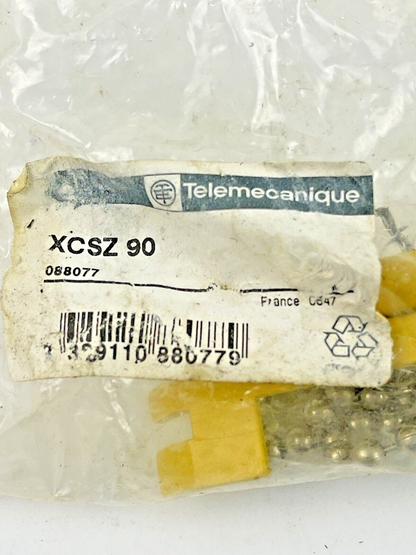 TELEMECANIQUE - XCSZ 90 - SAFETY LIMIT SWITCH KEY - NEW