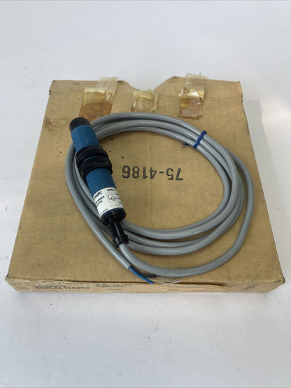 CUTLER HAMMER E58CAL18A2R2 PHOTOELECTRIC TUBULAR SENSOR SERIES A1 120VAC 200mA