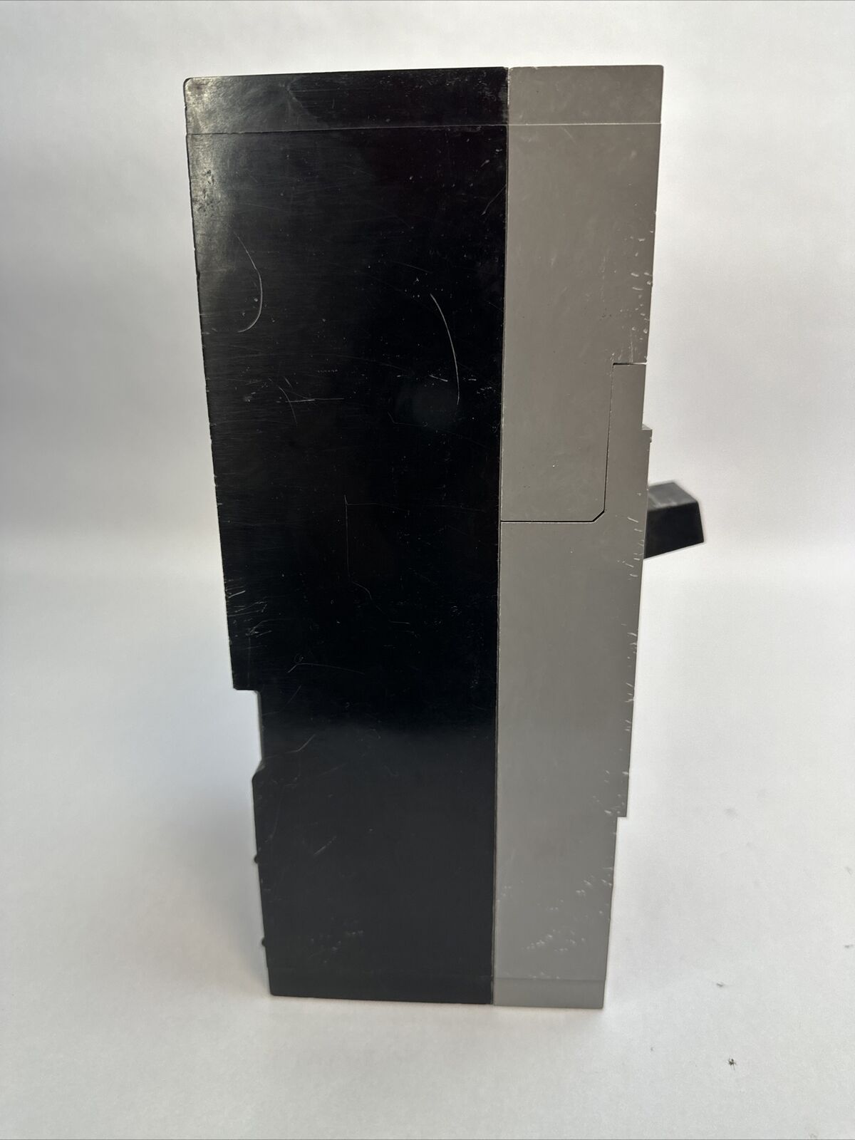 SIEMENS FXD63H150 SENTRON SERIES B CIRCUIT BREAKER 600VAC 3POLE 150AMP