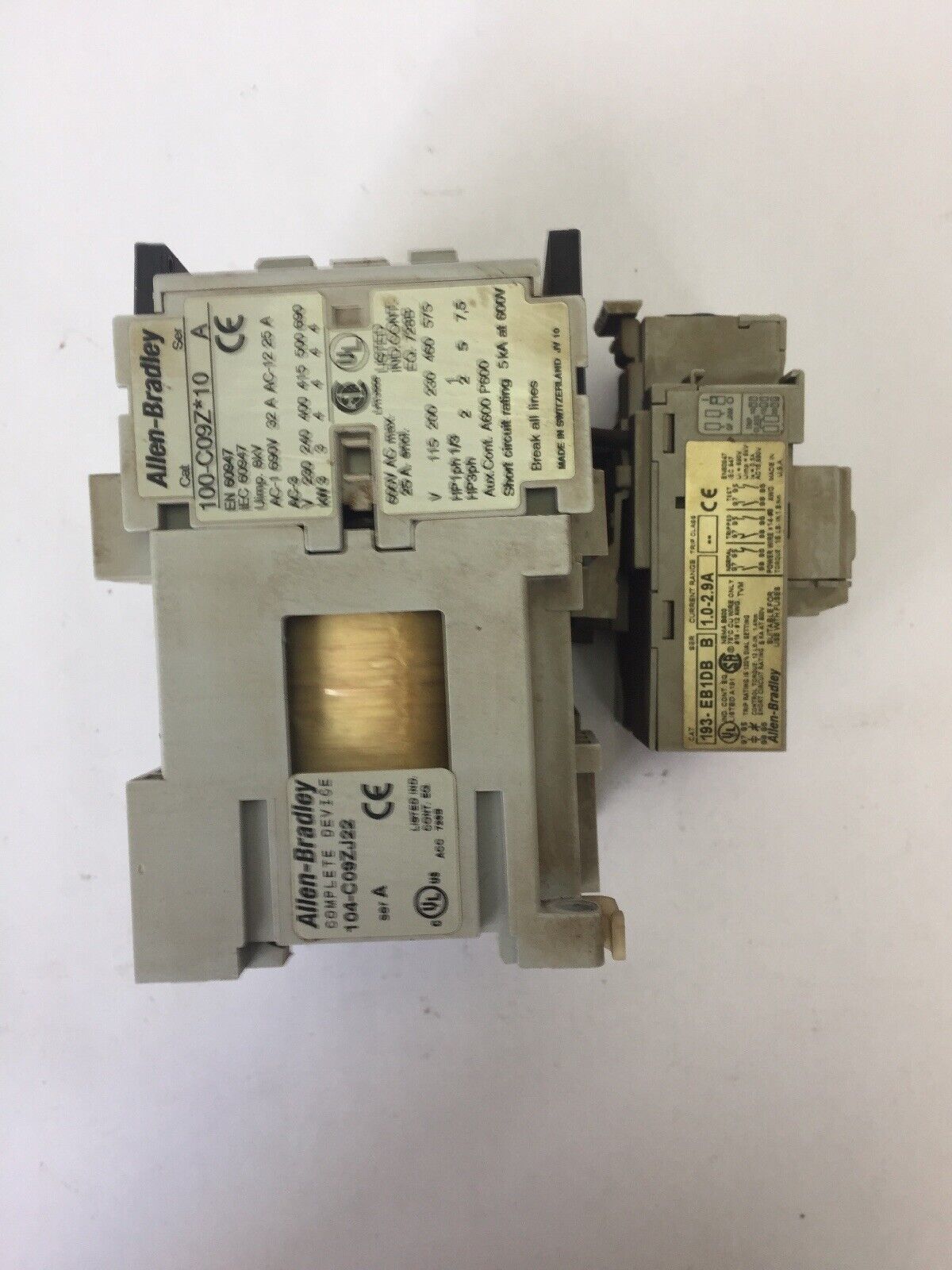 ALLEN BRADLEY 100-C09Z*10 REVERSING CONTACTOR 600VAC 25A COIL 24VDC 193-EB1DB