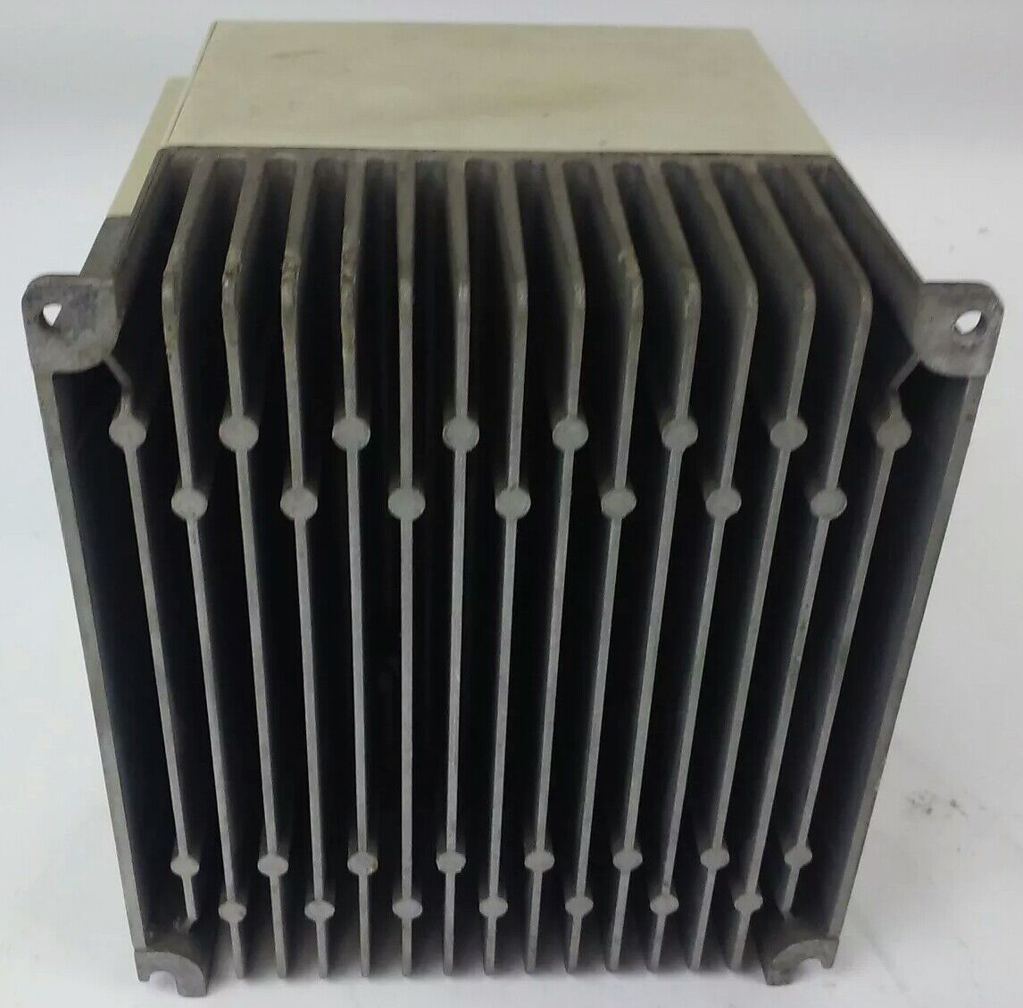 ALLEN BRADLEY 1305-BA03A SER. C, AC DRIVE, INPUT: 380/460V, 2.2A, 50/60HZ, PARTS