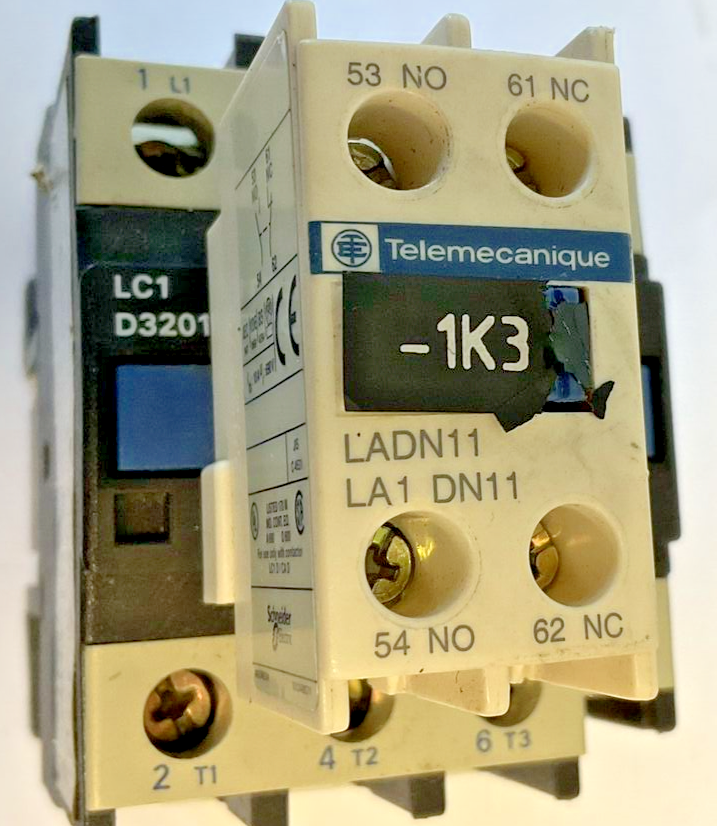 TELEMECANIQUE SQUARE D LC1 D3201,LADN11, LA4DA1E CONTACTOR