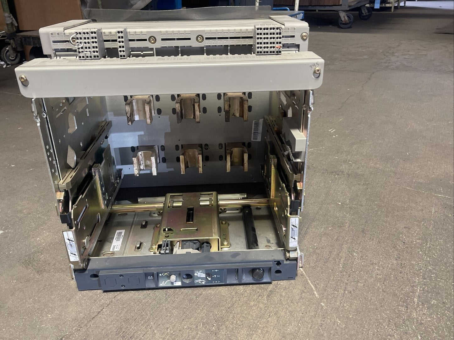 SQUARE D CWLGVV9AXAXXXXXXXX MASTERPACT CRADLE / CHASIS 1600A MOD NW16