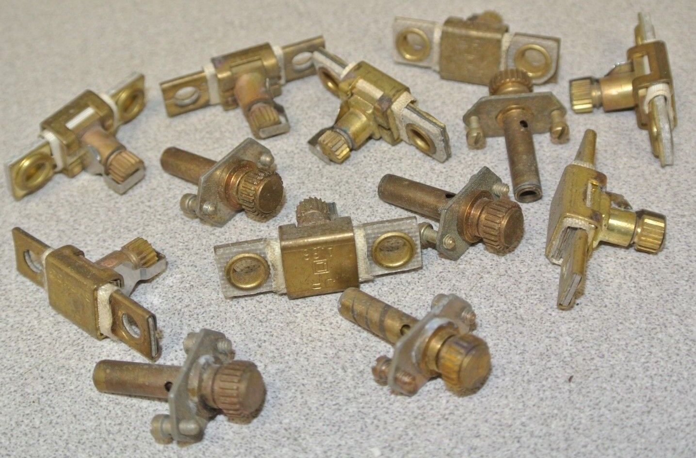 MIXED LOT of 32 / THERMAL OVERLOAD HEATERS / GE / WESTINGHOUSE / A-B / C-H / ***