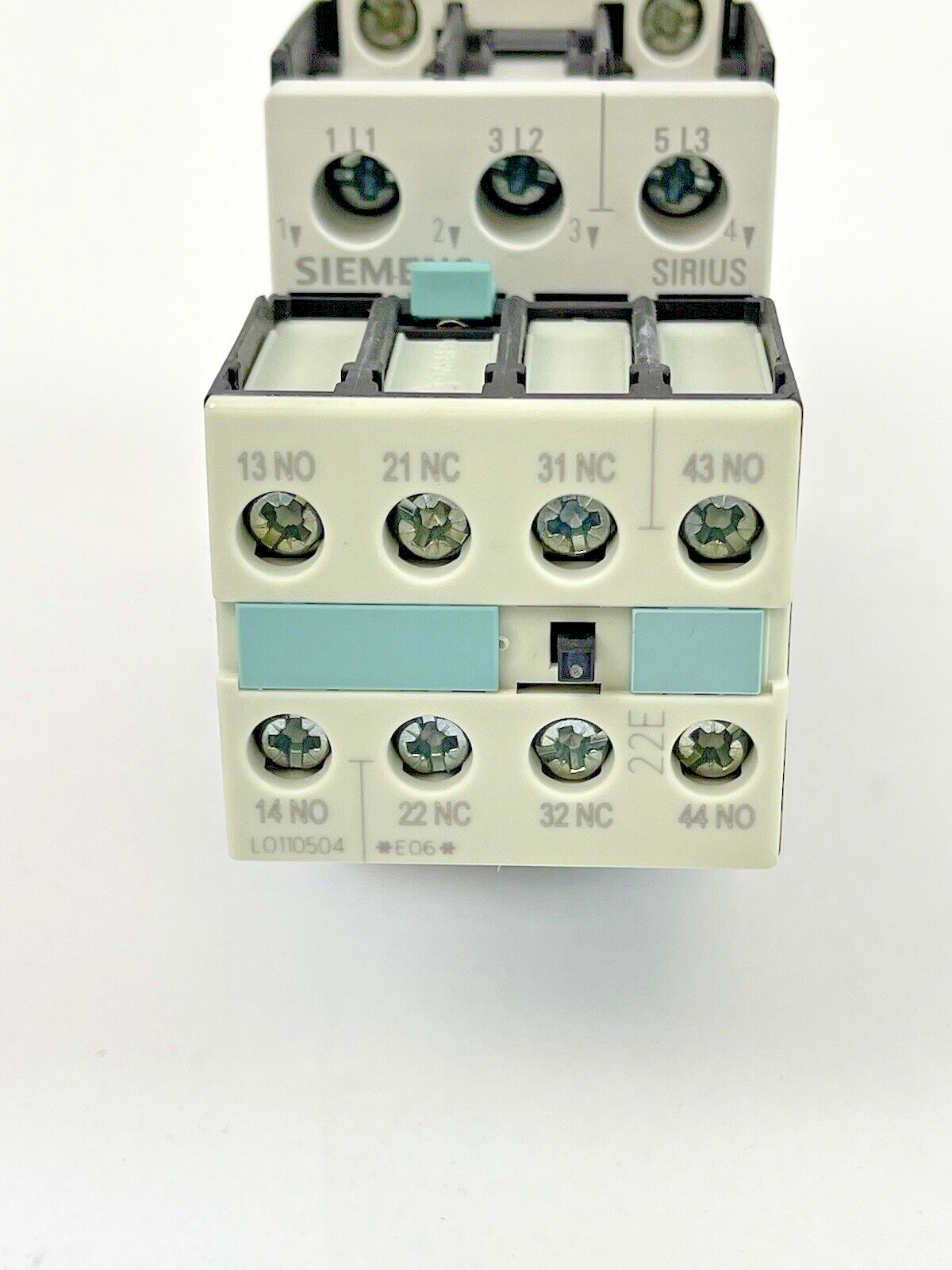 SIEMENS - 3RT1026-1BB44 - CONTACTOR - 3 Pole 25 (AC-3) A 400 V AC