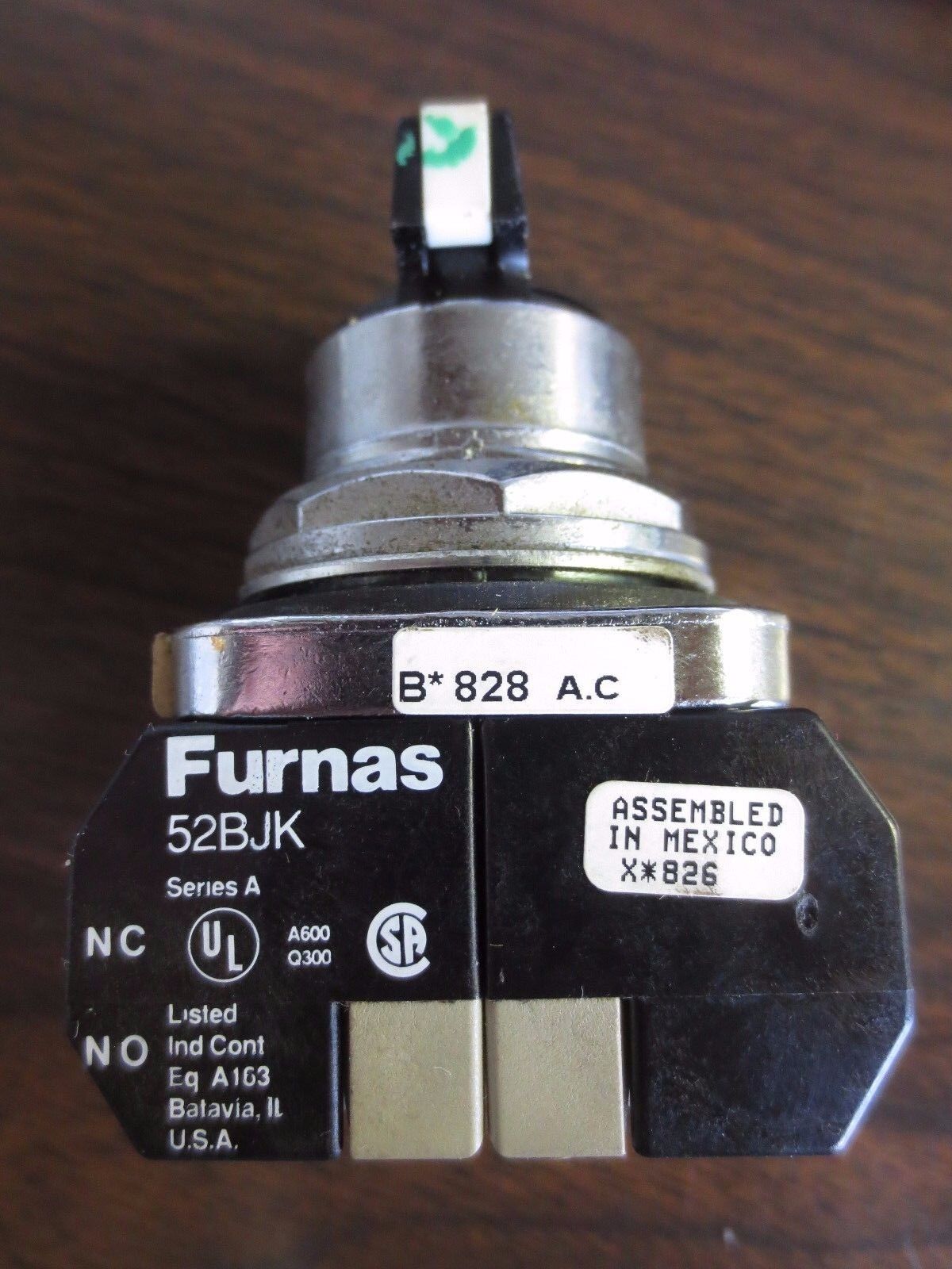 FURNAS 52SA2CAB Ser. F - THREE-POSITION SWITCH, CENTER OFF - 52BJK