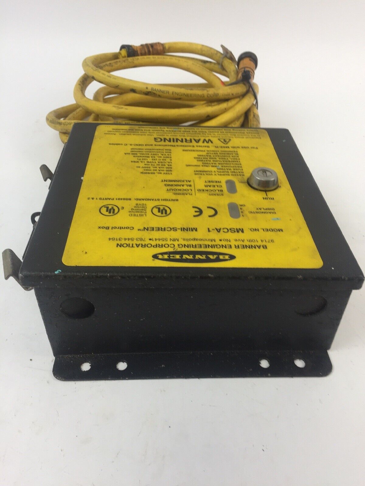 BANNER MSCA-1 MINI-SCREEN CONTROL BOX WITH CABLES MISSING KEY