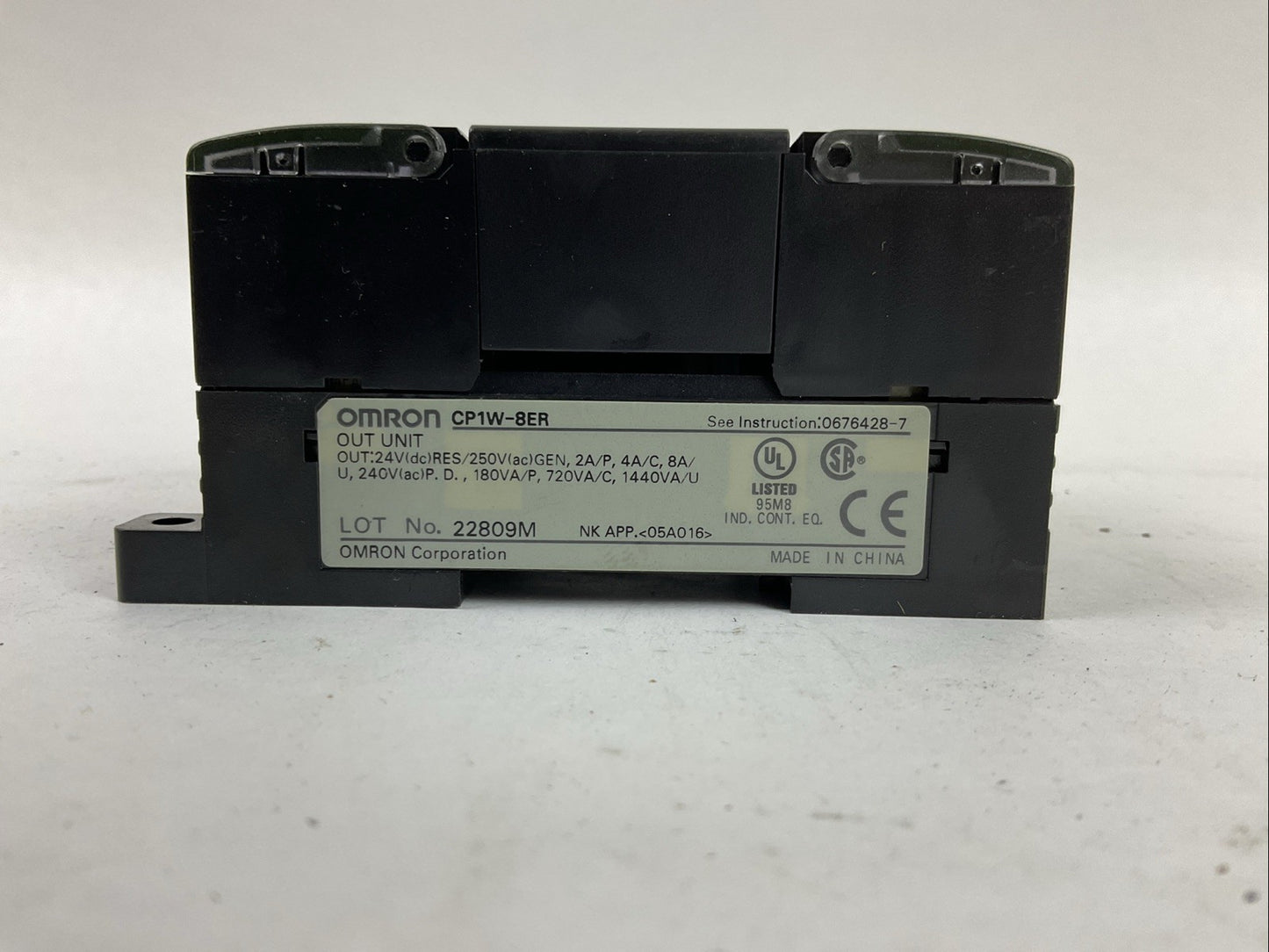 OMRON CP1W-8ER OUTPUT UNIT 24VDC