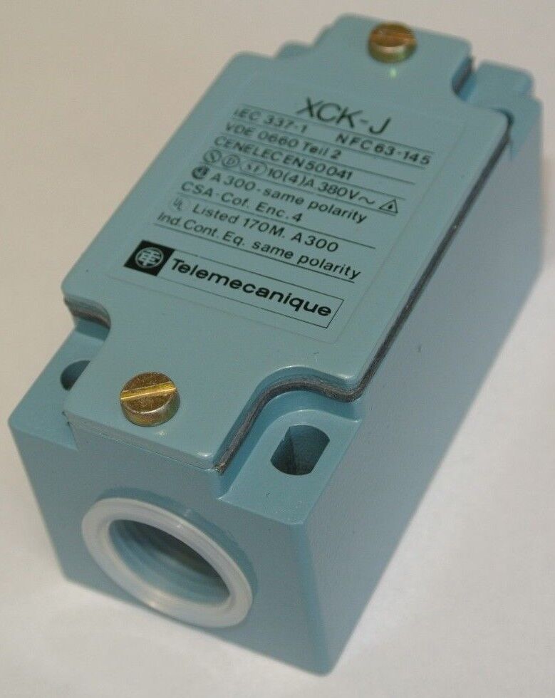 TELEMECANIQUE XCK-J1 (ZCK-J1 on box) SNAP-ACTION LIMIT SWITCH 300A 1 NO/1 NC.