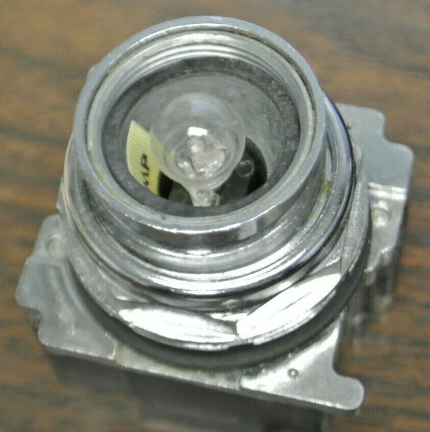 CUTLER-HAMMER ILLUMINATED PUSHBUTTON / 24V, 6.3V LAMP / NEW SURPLUS / NO LENS